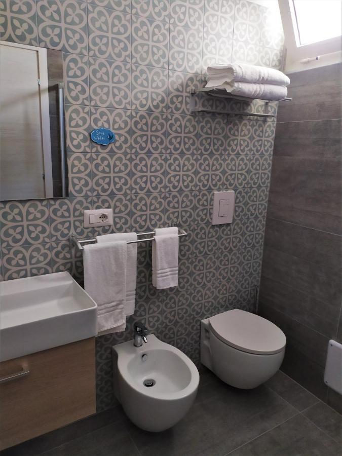 A Polignano Rooms โปลีญาโนอามาเร ภายนอก รูปภาพ