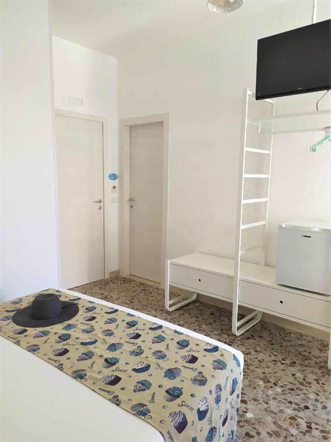 A Polignano Rooms โปลีญาโนอามาเร ภายนอก รูปภาพ