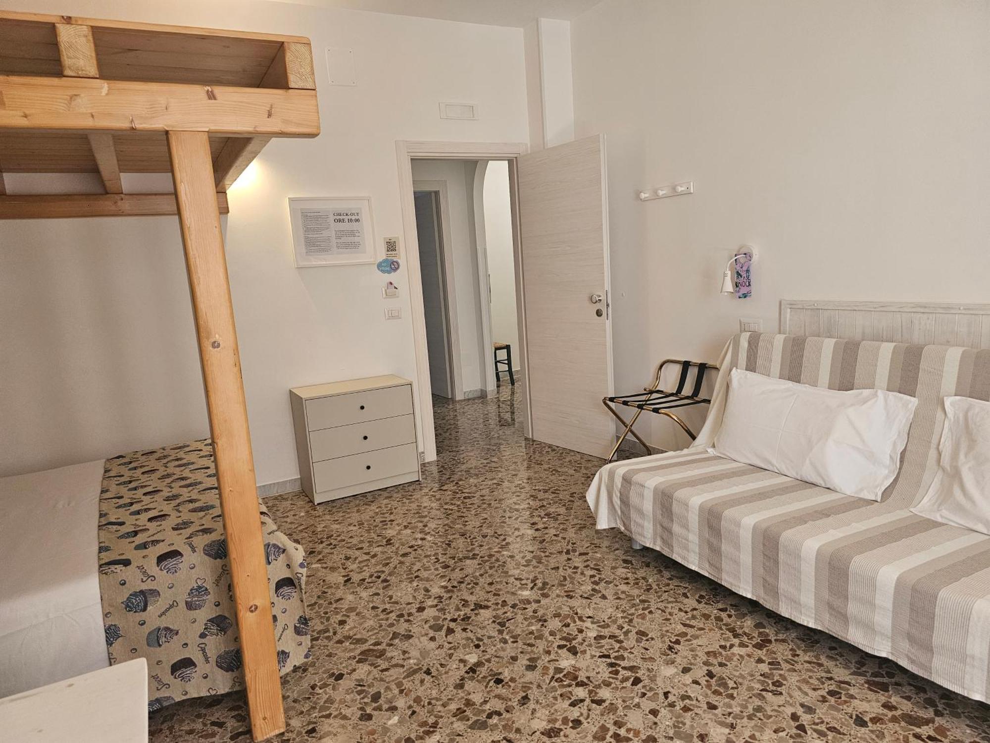 A Polignano Rooms โปลีญาโนอามาเร ภายนอก รูปภาพ