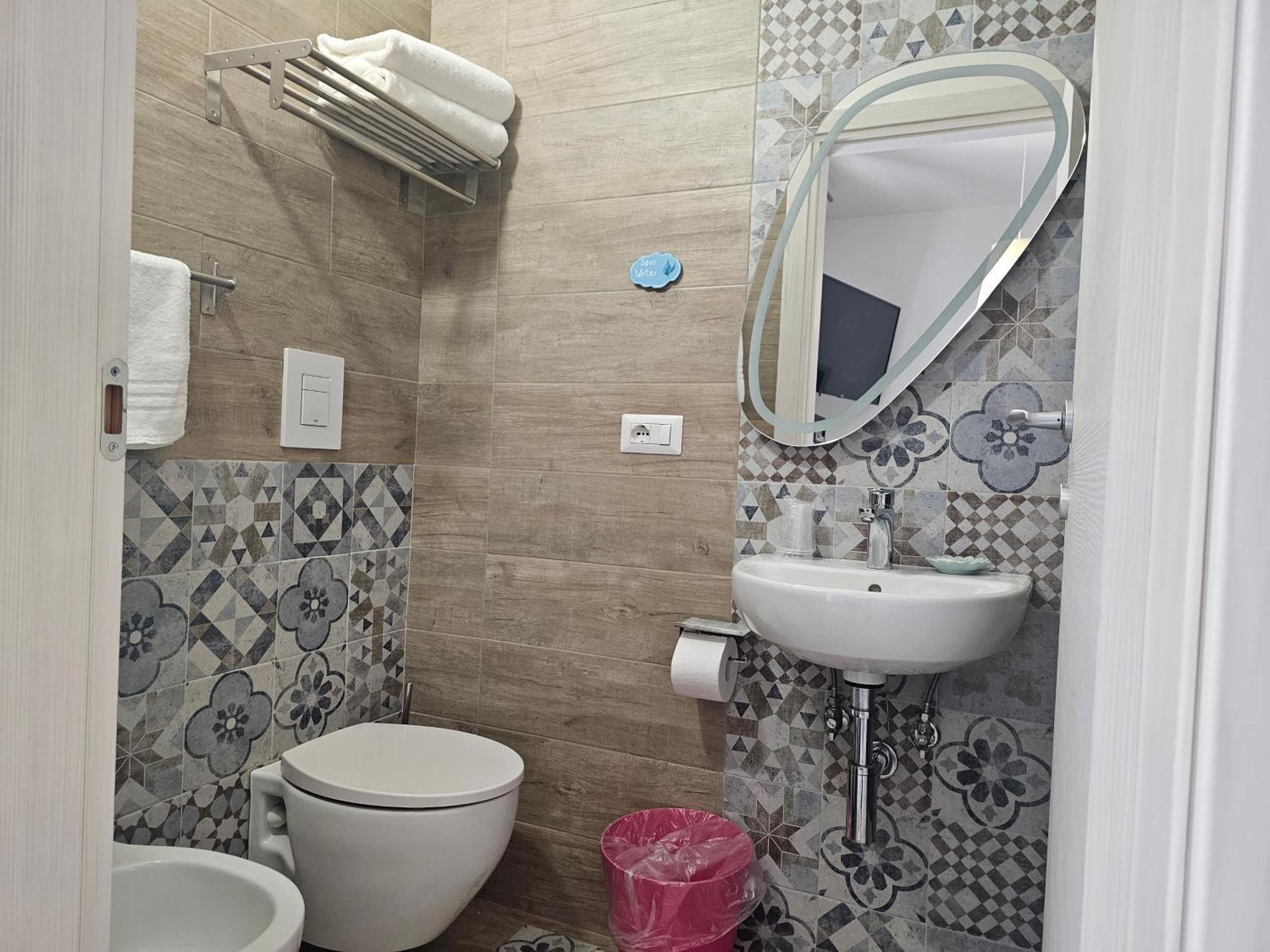 A Polignano Rooms โปลีญาโนอามาเร ภายนอก รูปภาพ